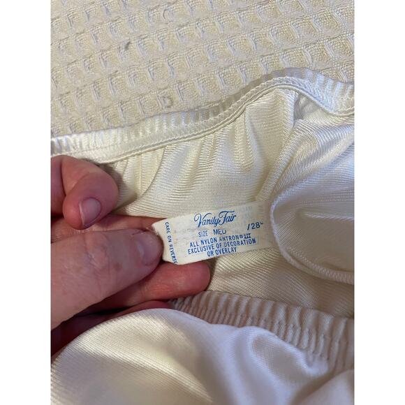 VTG Vanity Fair Silkey Off White Midi Classic Slip Skirt Medium - Picture 9 of 10